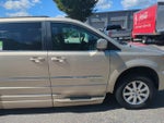 2016 Town and Country Thumbnail 36