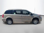 2016 Town and Country Thumbnail 6