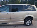 2016 Town and Country Thumbnail 29