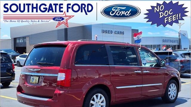 2016 Chrysler Town and Country Touring