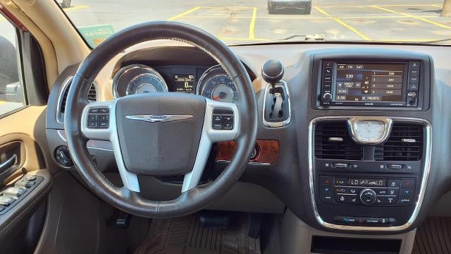 2016 Chrysler Town and Country Touring