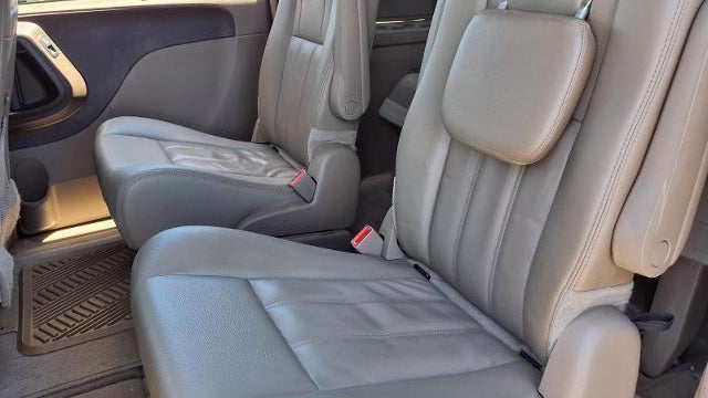 2016 Chrysler Town and Country Touring