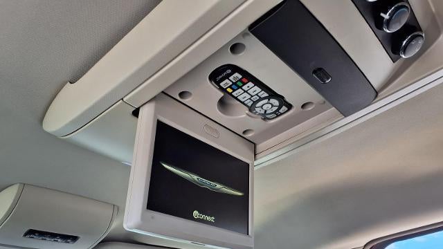 2016 Chrysler Town and Country Touring