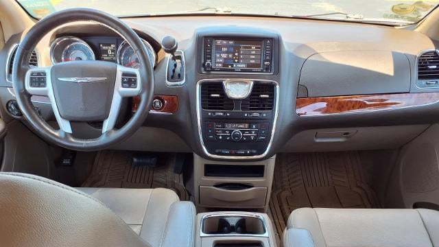 2016 Chrysler Town and Country Touring