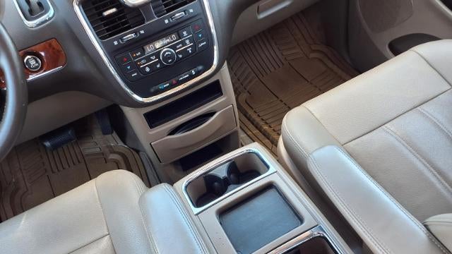 2016 Chrysler Town and Country Touring