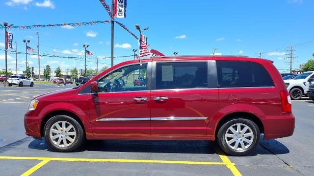 2016 Chrysler Town and Country Touring
