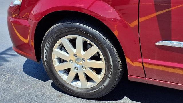 2016 Chrysler Town and Country Touring