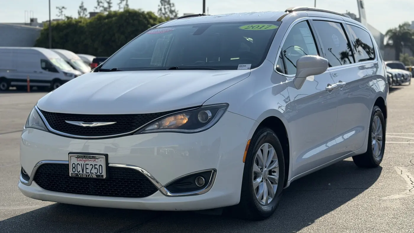 2017 Chrysler Pacifica Touring-L