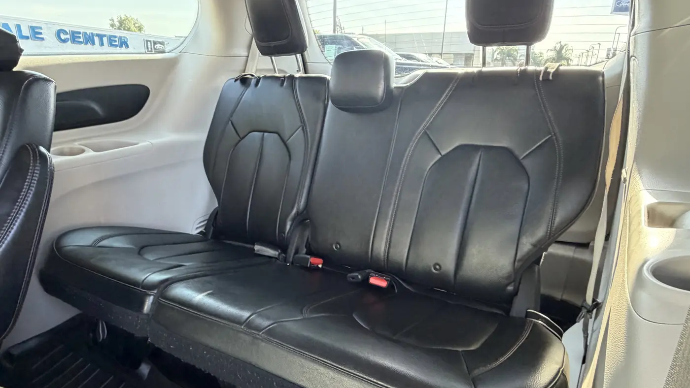 2017 Chrysler Pacifica Touring-L