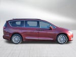 2017 Pacifica Thumbnail 8