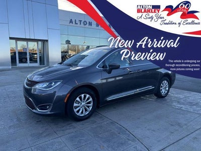 Photo of a 2017 Chrysler Pacifica Touring-L 4DR Mini-Van for sale