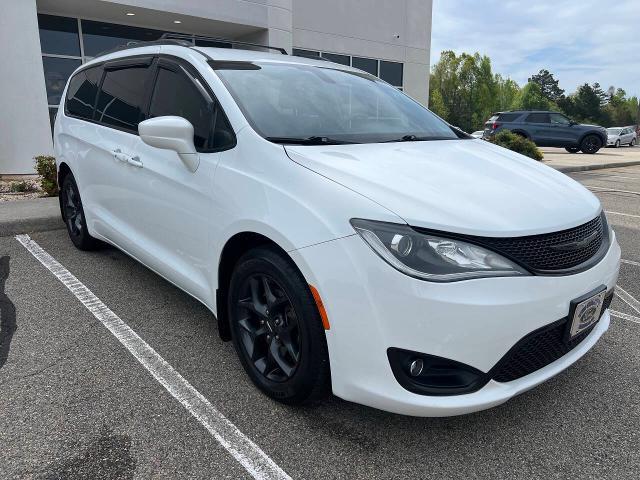 2019 Chrysler Pacifica - $8,995
