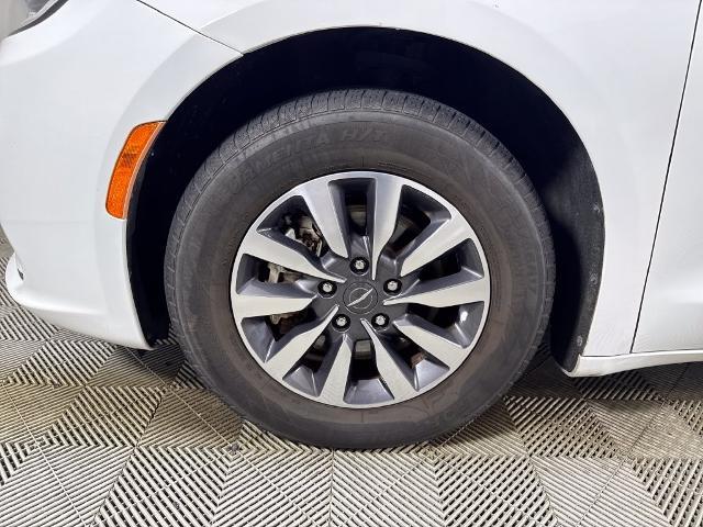 2021 Chrysler Pacifica - $17,500