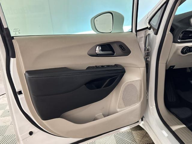 2021 Chrysler Pacifica - $17,500