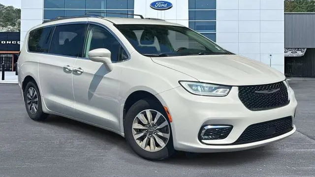 Preowned 2021 Chrysler Pacifica Touring L for Sale