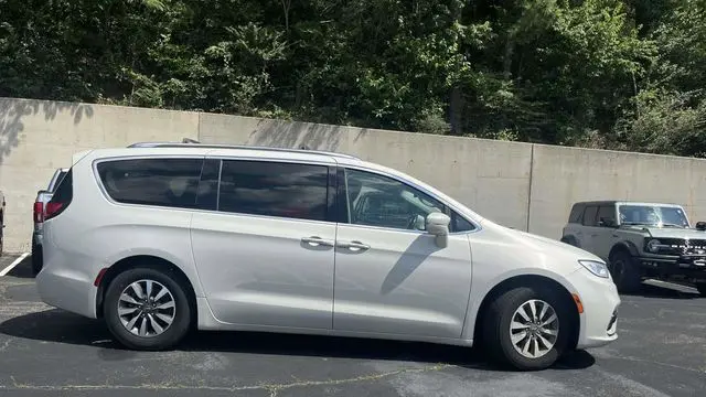 2021 Chrysler Pacifica Touring L