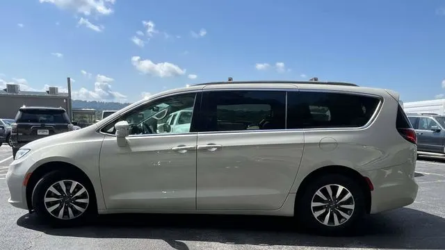 2021 Chrysler Pacifica Touring L