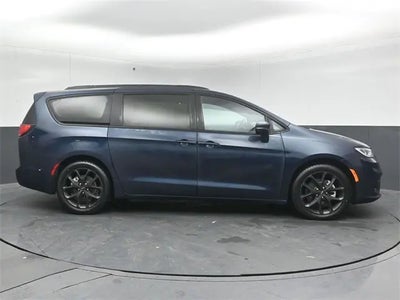 2021 Chrysler Pacifica Touring L 4DR Mini-Van
