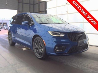 Photo of a 2021 Chrysler Pacifica Touring L 4DR Mini-Van for sale