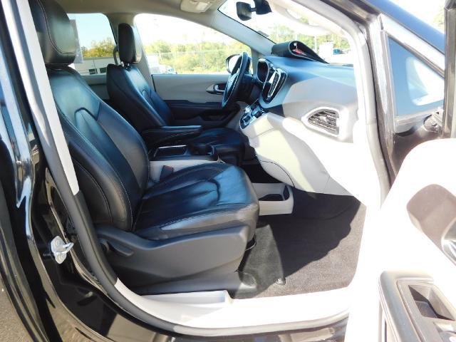 2022 Chrysler Pacifica - $15,990