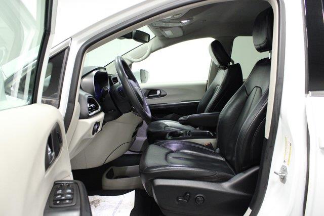 2022 Chrysler Pacifica - $19,962