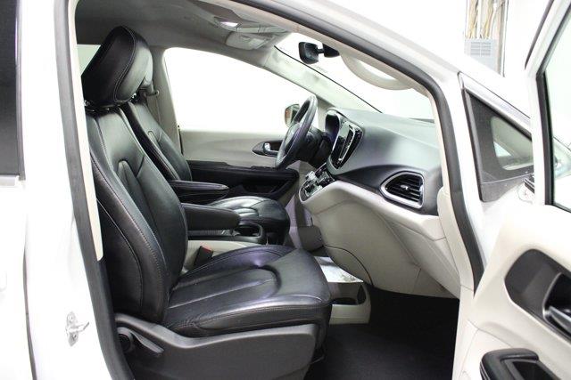 2022 Chrysler Pacifica - $19,962