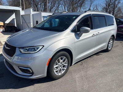 Photo of a 2022 Chrysler Pacifica Touring L 4DR Mini-Van for sale