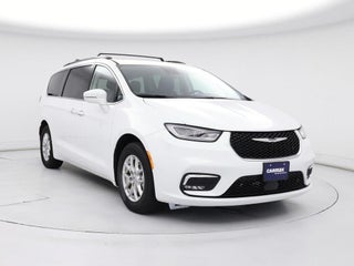 2022 Chrysler Pacifica with Bright White Clearcoat Exterior
