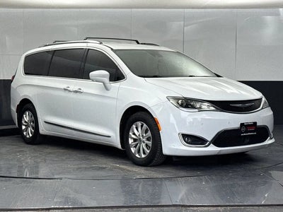 Photo of a 2023 Chrysler Pacifica Touring L 4DR Mini-Van for sale