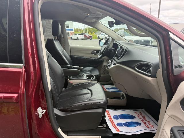 2023 Chrysler Pacifica - $24,495