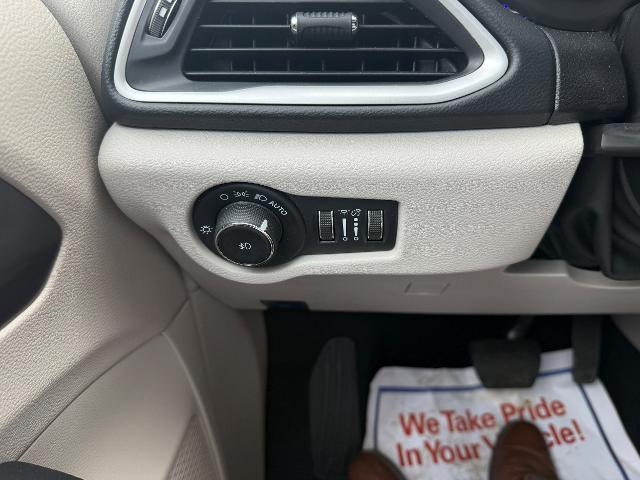 2023 Chrysler Pacifica - $24,495