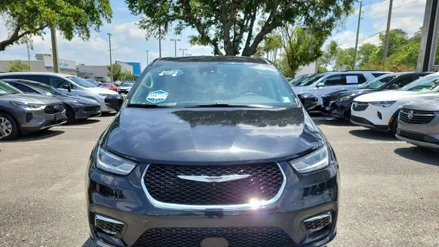 2023 Chrysler Pacifica Touring L