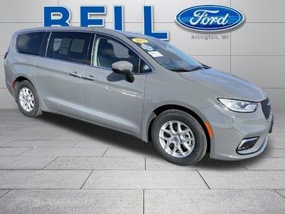 Photo of a 2023 Chrysler Pacifica Touring L 4DR Mini-Van for sale