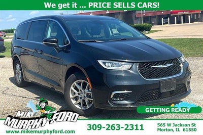 Photo of a 2023 Chrysler Pacifica Touring L 4DR Mini-Van for sale