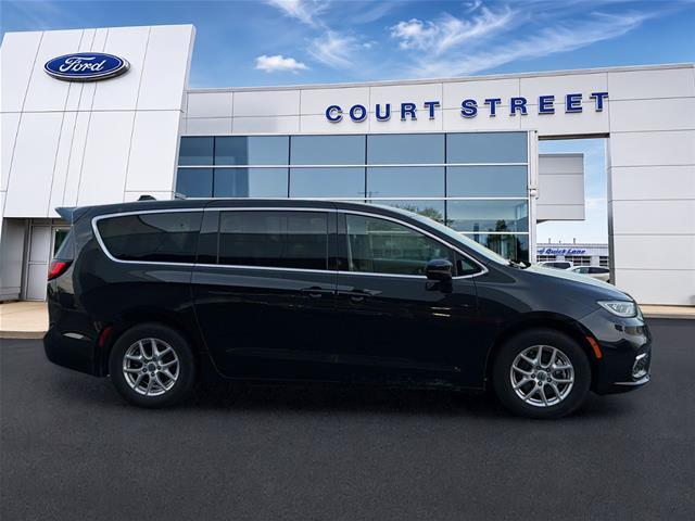 2023 Chrysler Pacifica - $19,219