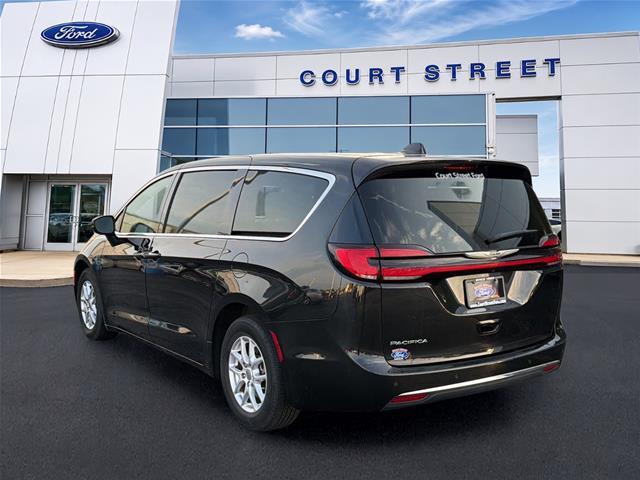2023 Chrysler Pacifica - $19,219