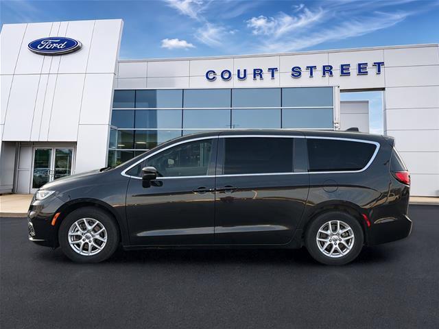 2023 Chrysler Pacifica - $19,219