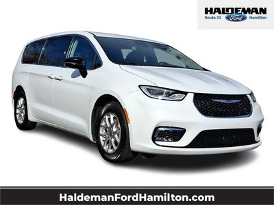 Photo of a 2024 Chrysler Pacifica Touring L 4DR Mini-Van for sale