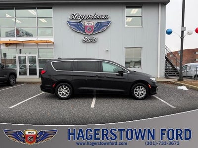 Photo of a 2024 Chrysler Pacifica Touring L 4DR Mini-Van for sale