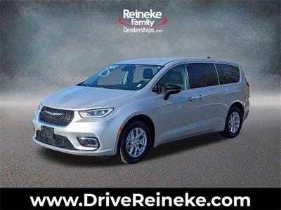 Photo of a 2024 Chrysler Pacifica Touring L 4DR Mini-Van for sale