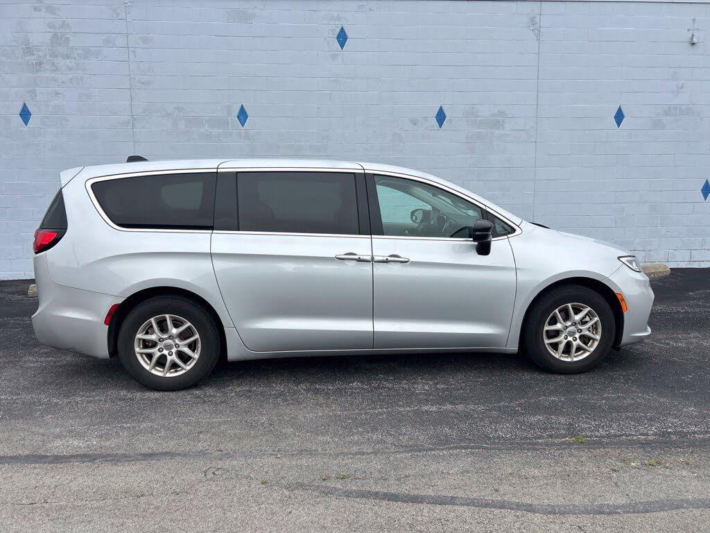2024 Chrysler Pacifica