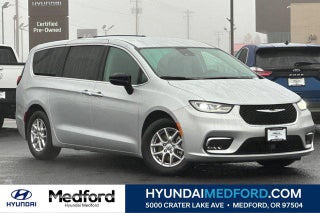 2024 Chrysler Pacifica with Silver Mist Clearcoat Exterior