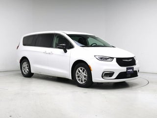 2024 Chrysler Pacifica with Bright White Clearcoat Exterior
