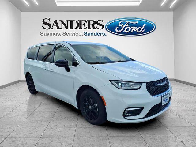 2024 Chrysler Pacifica - $28,277