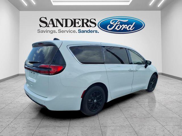 2024 Chrysler Pacifica - $28,277