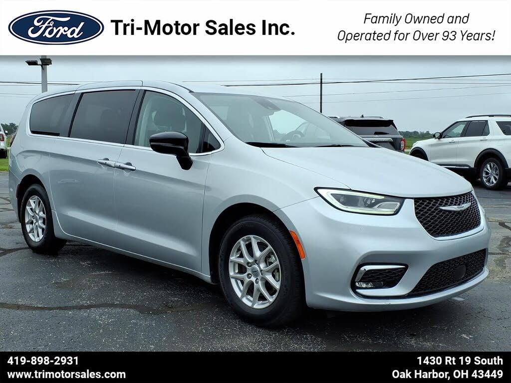2024 Chrysler Pacifica - $23,995