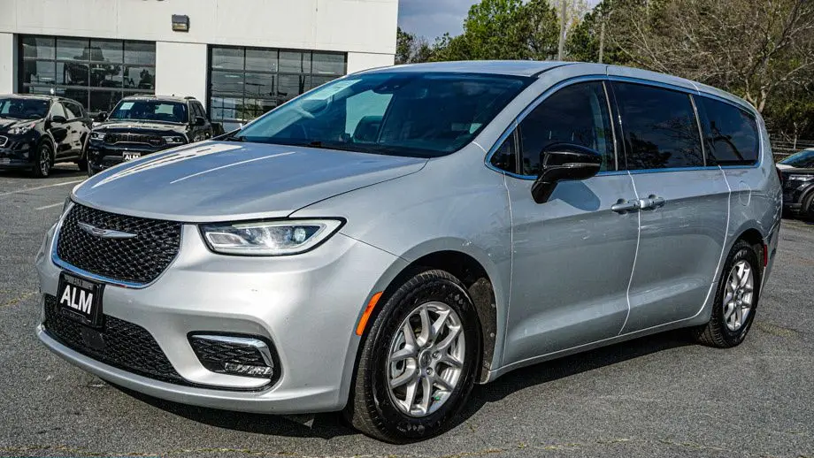 2024 Chrysler Pacifica Touring L