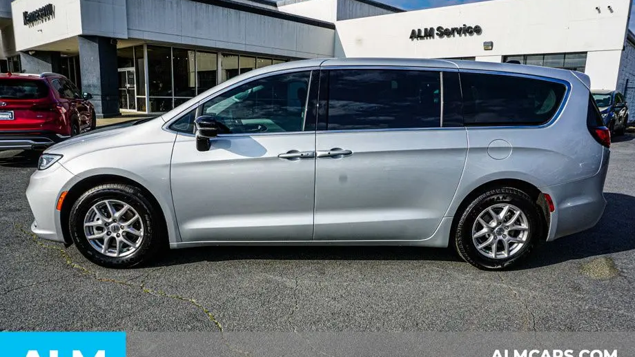 2024 Chrysler Pacifica Touring L