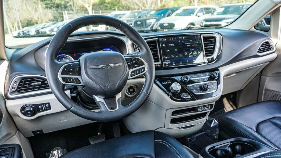 2024 Chrysler Pacifica Touring L
