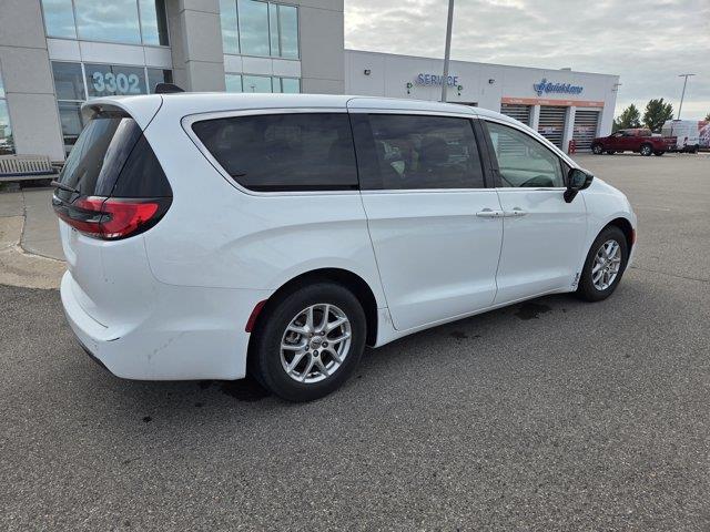 2024 Chrysler Pacifica - $25,849